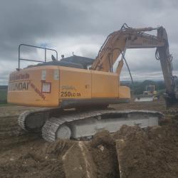 Hyundai 250-7
