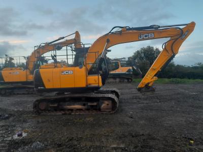 JCB JS130