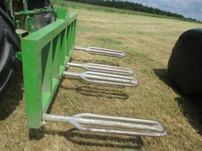 Double Paddle Bale Handler Double Paddle Bale Handler