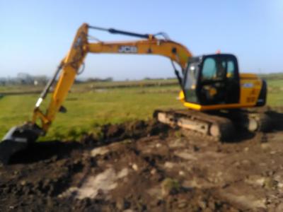 JCB JS130