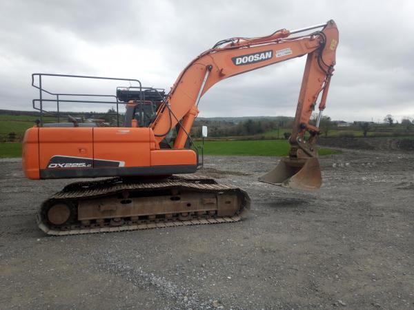 Doosan DX225
