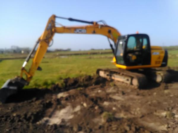 JCB JS 130
