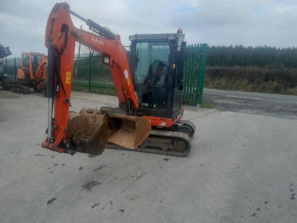 Kubota U27-4